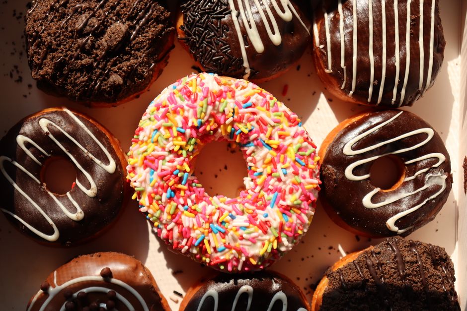 Donuts deliciosi, culori vii